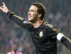 开云下载-法兰西之盾与红色狂潮，当奥纳纳点燃赛场