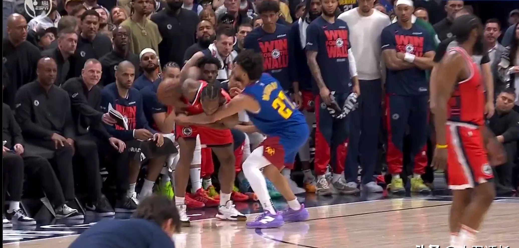 开云体育登录-快船惨败76人，遭遇失利