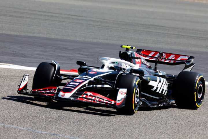 开云体育在线-包含索伯车队碾压哈斯车队，阿隆索扛起全队的词条