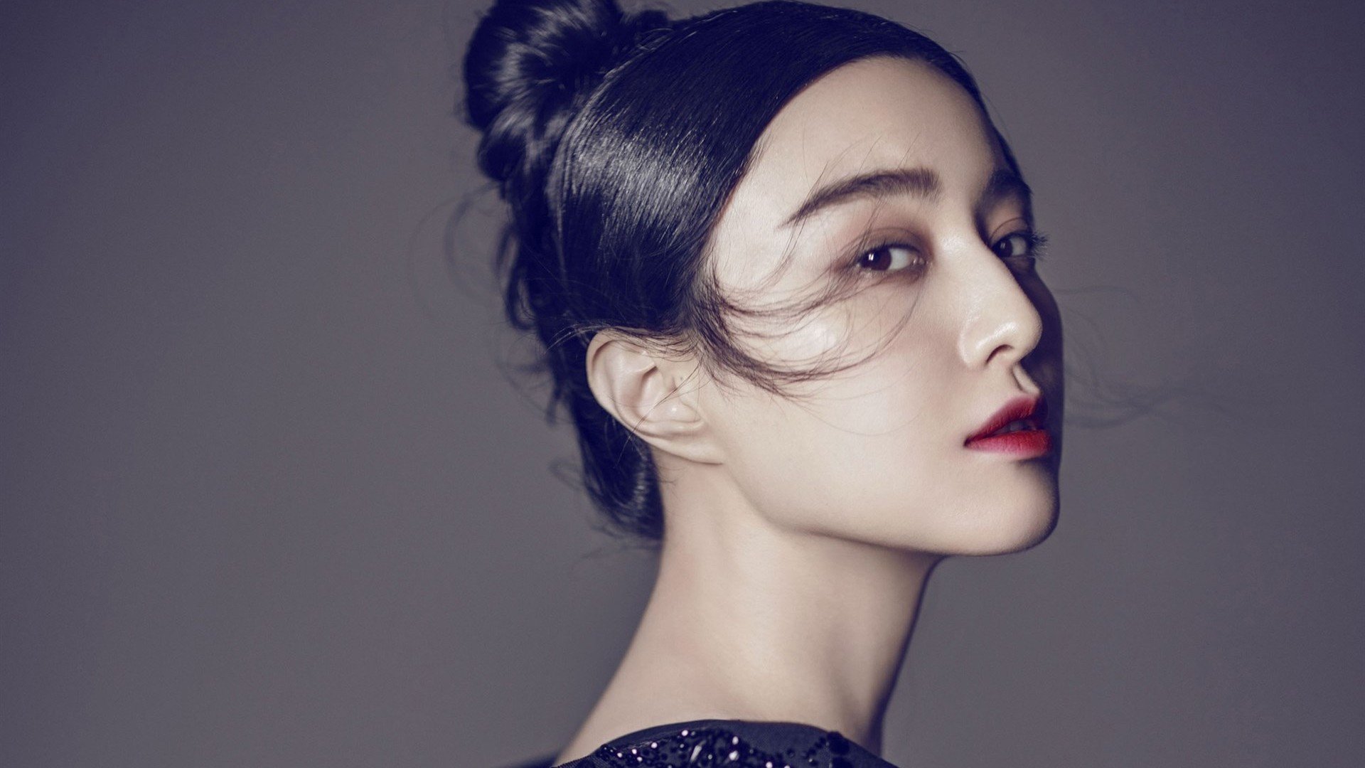 开云APP-铁闸无声，欧冠半决赛之夜，杰伦·格林如何以冰封防守定义伟大