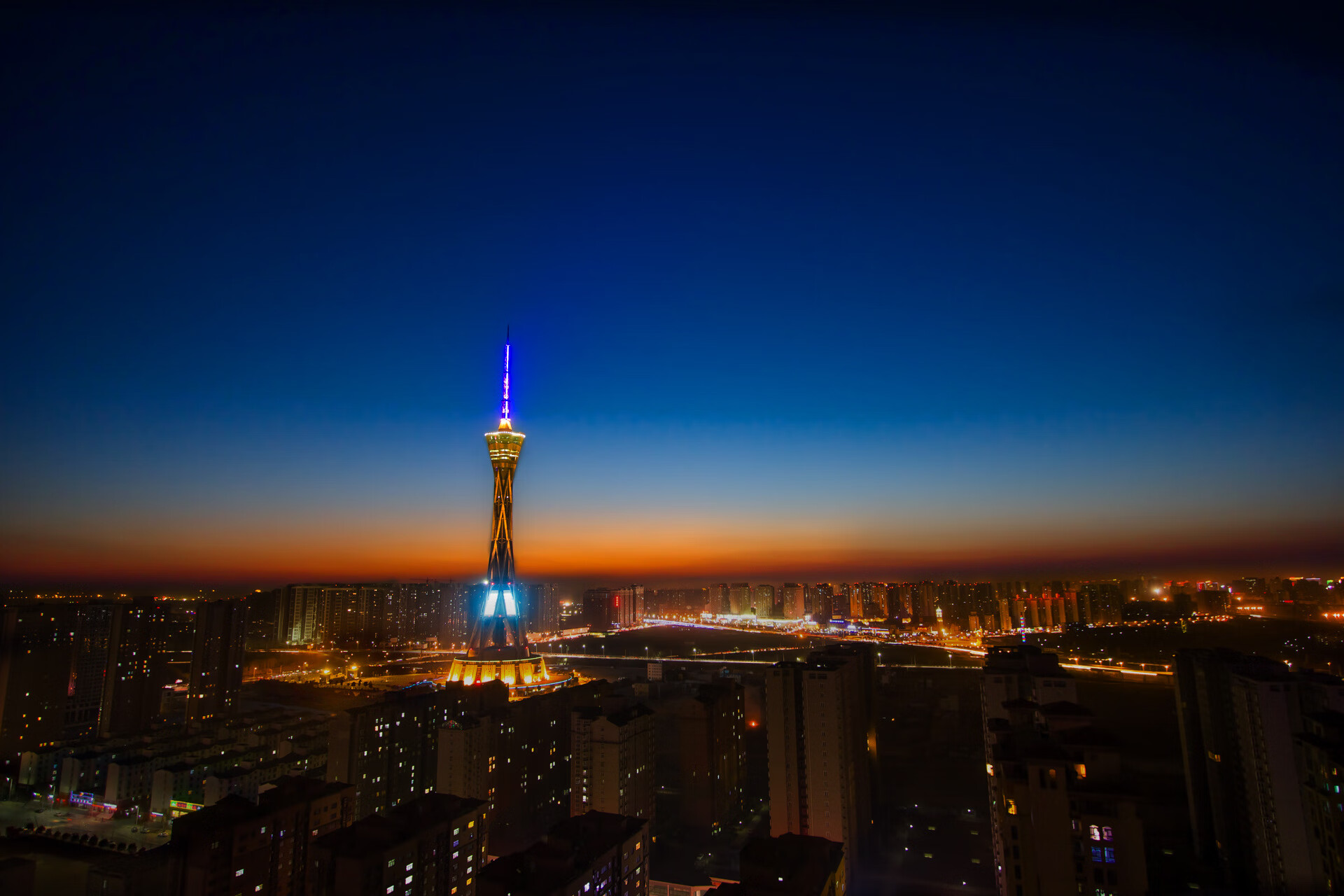 开云体育登录-跨越洲际的篮球革命，山西的韧性与切特的远见如何重塑篮球未来