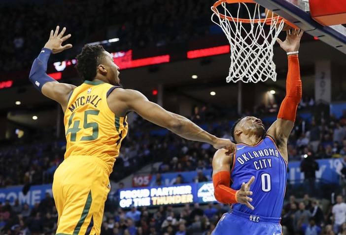 开云体育登录-年度焦点之战之夜,米切尔关键制胜