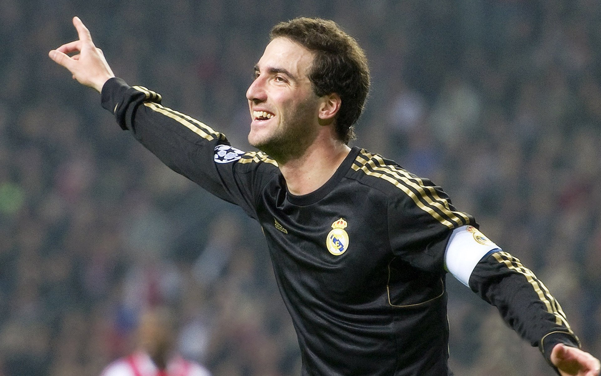 开云体育官方网站-天使之翼撕裂夜幕，迪马利亚，为硬仗而生的终极大场面先生